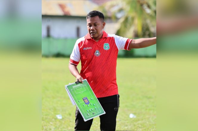 
					Sekretaris Persatuan Sepak Bola Seluruh Indonesia (PSSI) Kepulauan Sula, Bripka Erwin Faray. ist