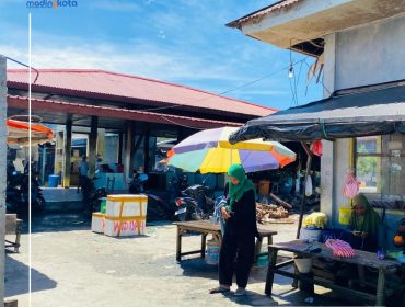 Aktivitas pedagang di Pasar Bambu desa Mangon, Sula. Foto/madingkota.com