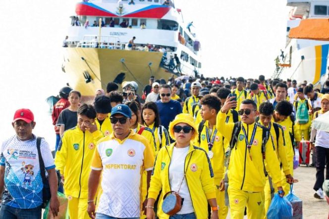 
					Kontingen Kabupaten Kepulauan Sula tiba di Pelabuhan Sanana. Foto Istimewa / Amcko