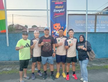 Tim tenis lapangan Kabupaten Kepulauan Sula menunjukkan performa gemilang dengan meraih dua kemenangan penting pada ajang Pekan Olahraga Provinsi (Porprov) V Maluku Utara 2026