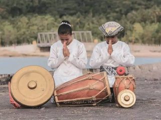 Tarian Laka Baka dari Desa Malbufa Kepulauan Sula Maluku Utara. Foto : Ist
