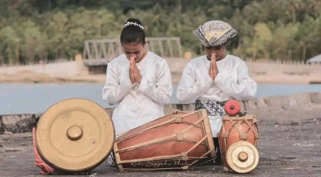 Tarian Laka Baka dari Desa Malbufa Kepulauan Sula Maluku Utara. Foto : Ist