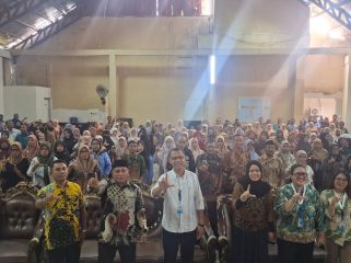 Foto : Pose bersama pada pembukaan bimtek SIM KSPSTK 2026. (doc.Ist)
