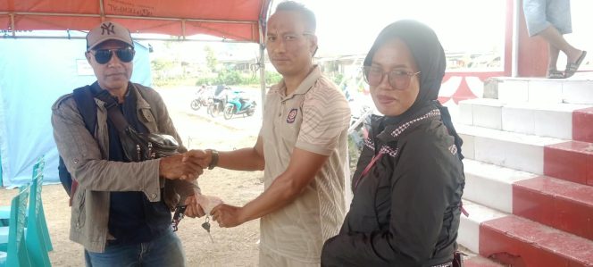
					Koordinator Penggalangan Dana Taliabu Salurkan Bantuan Sembako
