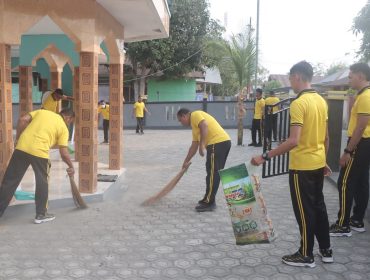 Suasana Baksos Humas Polres Sula di Masjid Al Hamidin. Foto : Ist