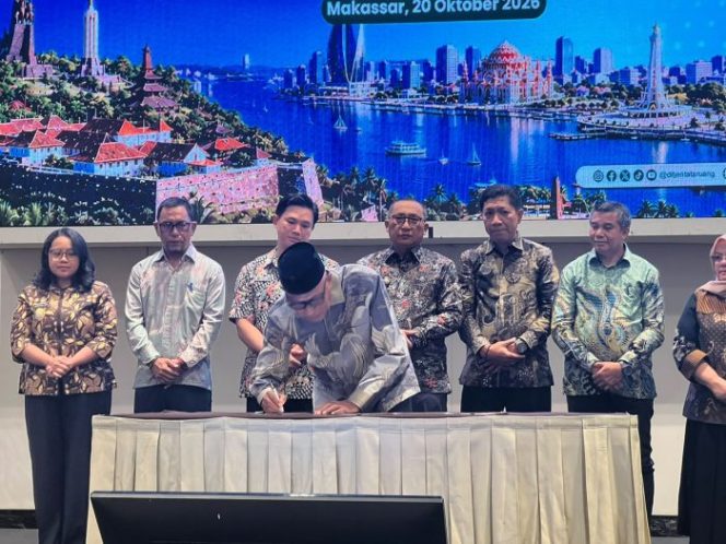 
					Penandatanganan pakta integritas peyusunan RDTR oleh Wakil Bupati Kepulauan Sula Hi. M. Saleh Marasabessy, M.Si. Foto : Ist